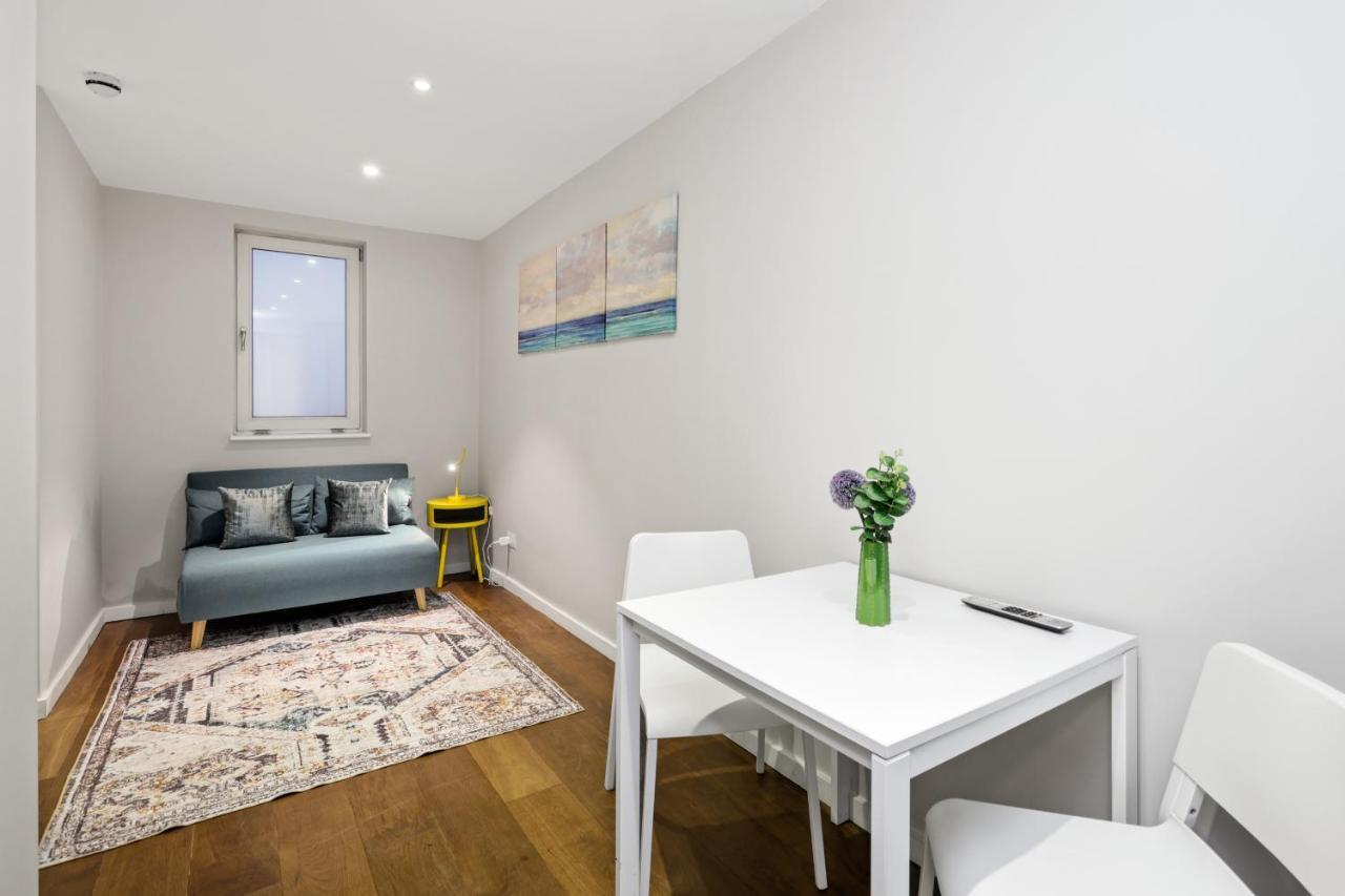 לונדון Spacious 1 Bedroom Flat מראה חיצוני תמונה