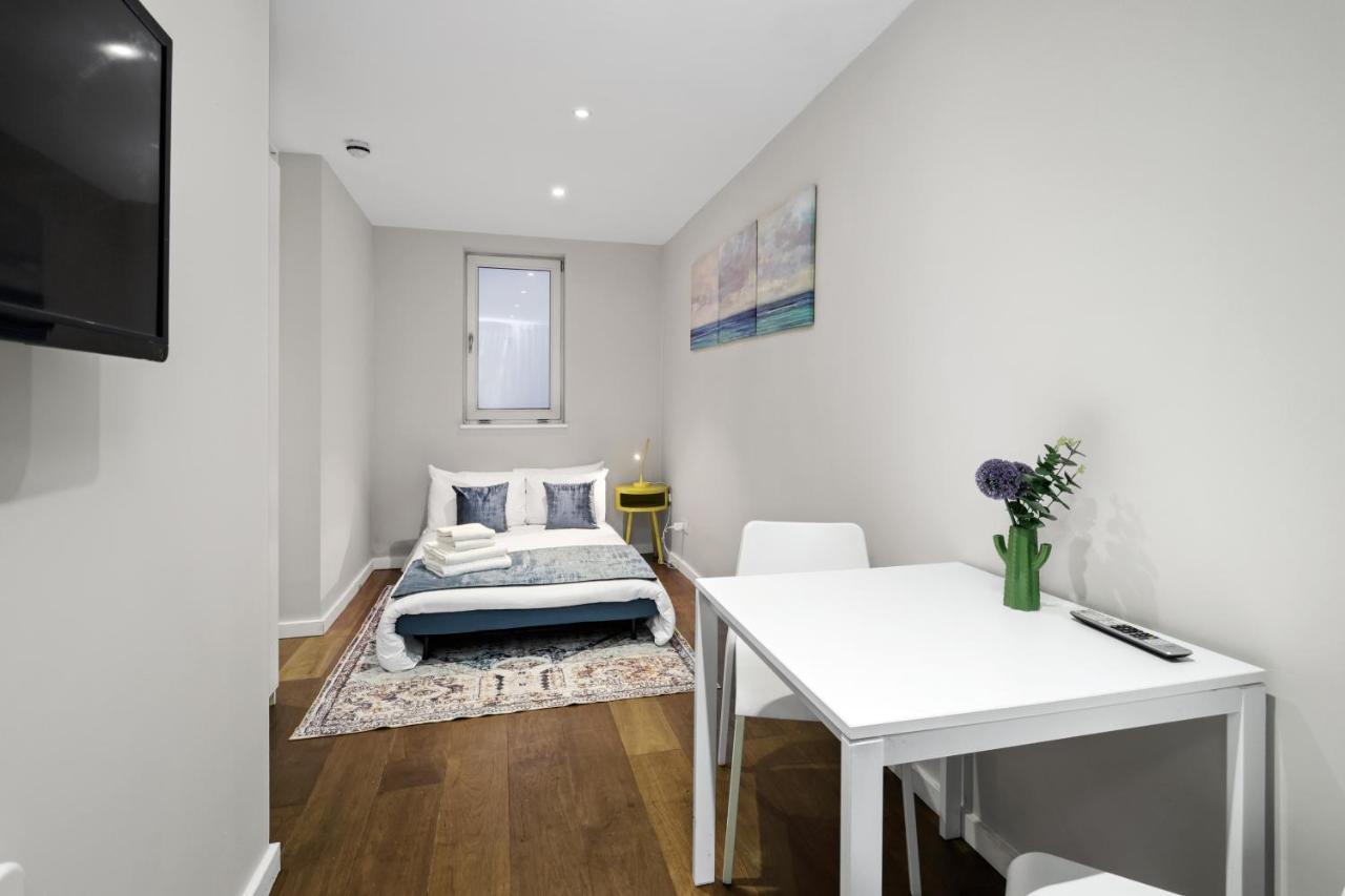 לונדון Spacious 1 Bedroom Flat מראה חיצוני תמונה
